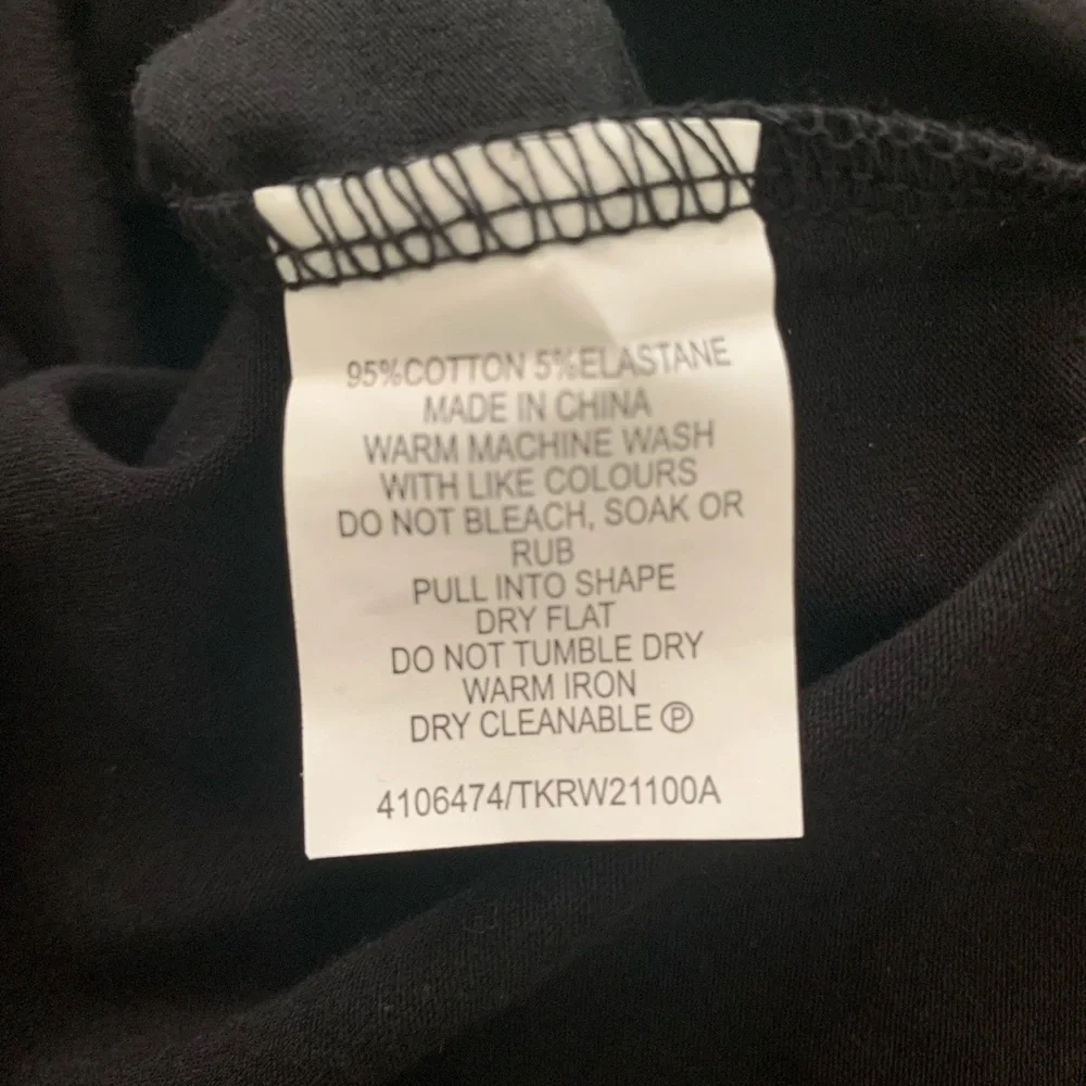 ✨Host Pick✨ TOKITO 95% Organic Cotton Blend Black Puff Sleeve Tee Size 6 - Picture 4 of 4